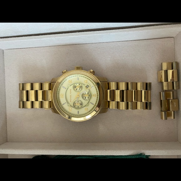 Michael Kors Runway Chronograph Watch - Picture 3 of 8